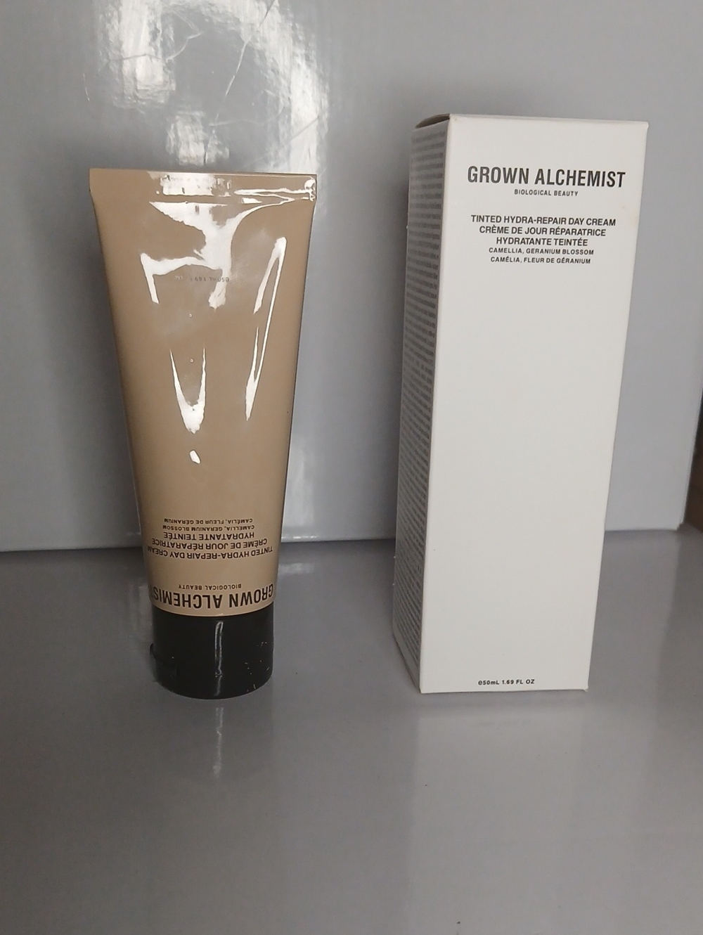 NIB 50 Ml / 1.69 Oz Grown Alchemist Tinted Hydra-Repair Day Cream